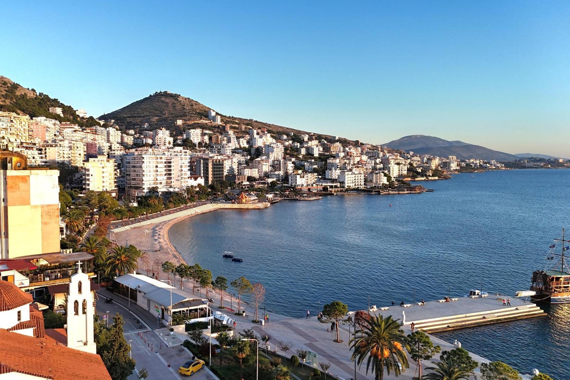 Svein Apartment Sarandë Esterno foto