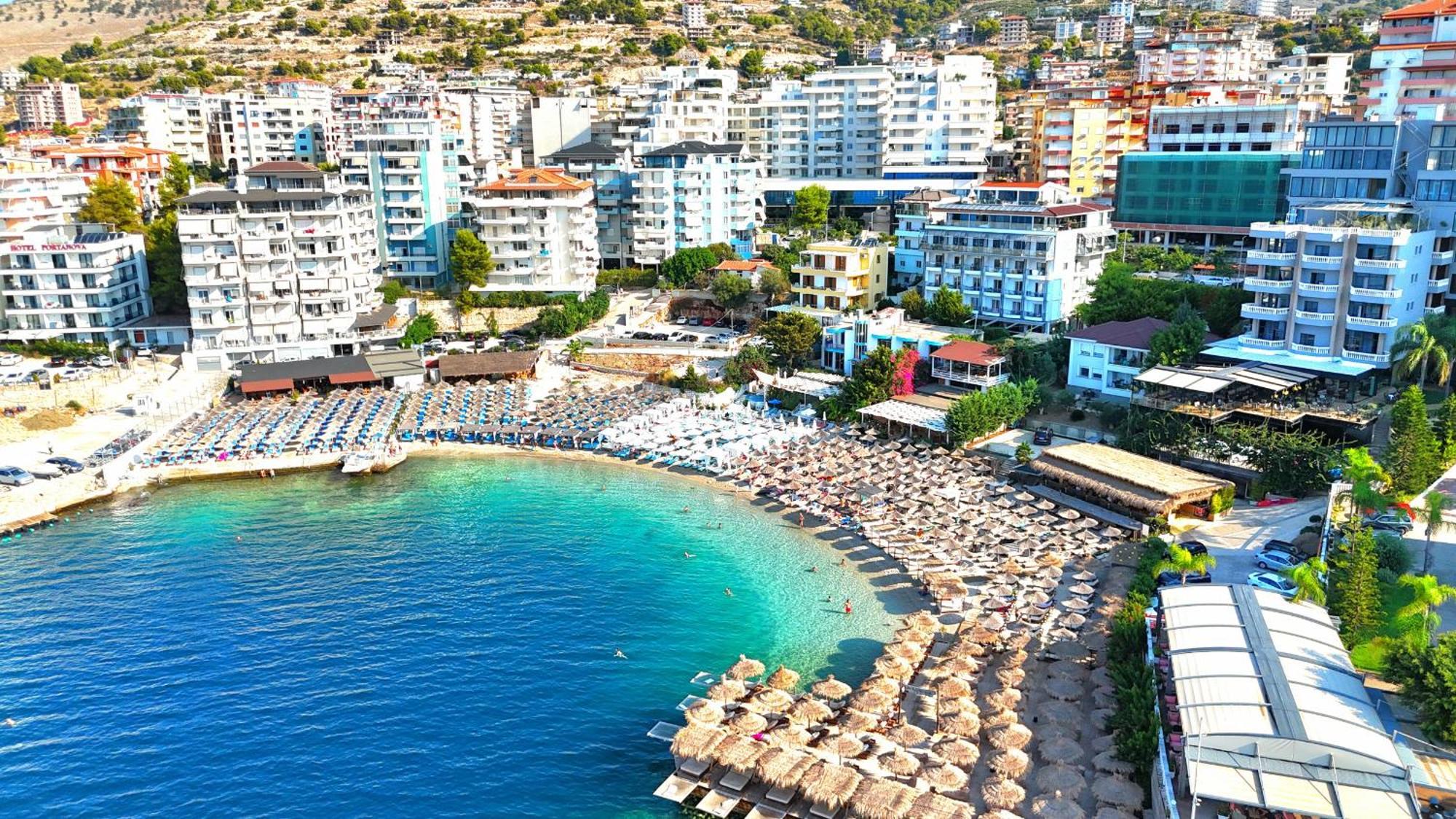 Svein Apartment Sarandë Esterno foto